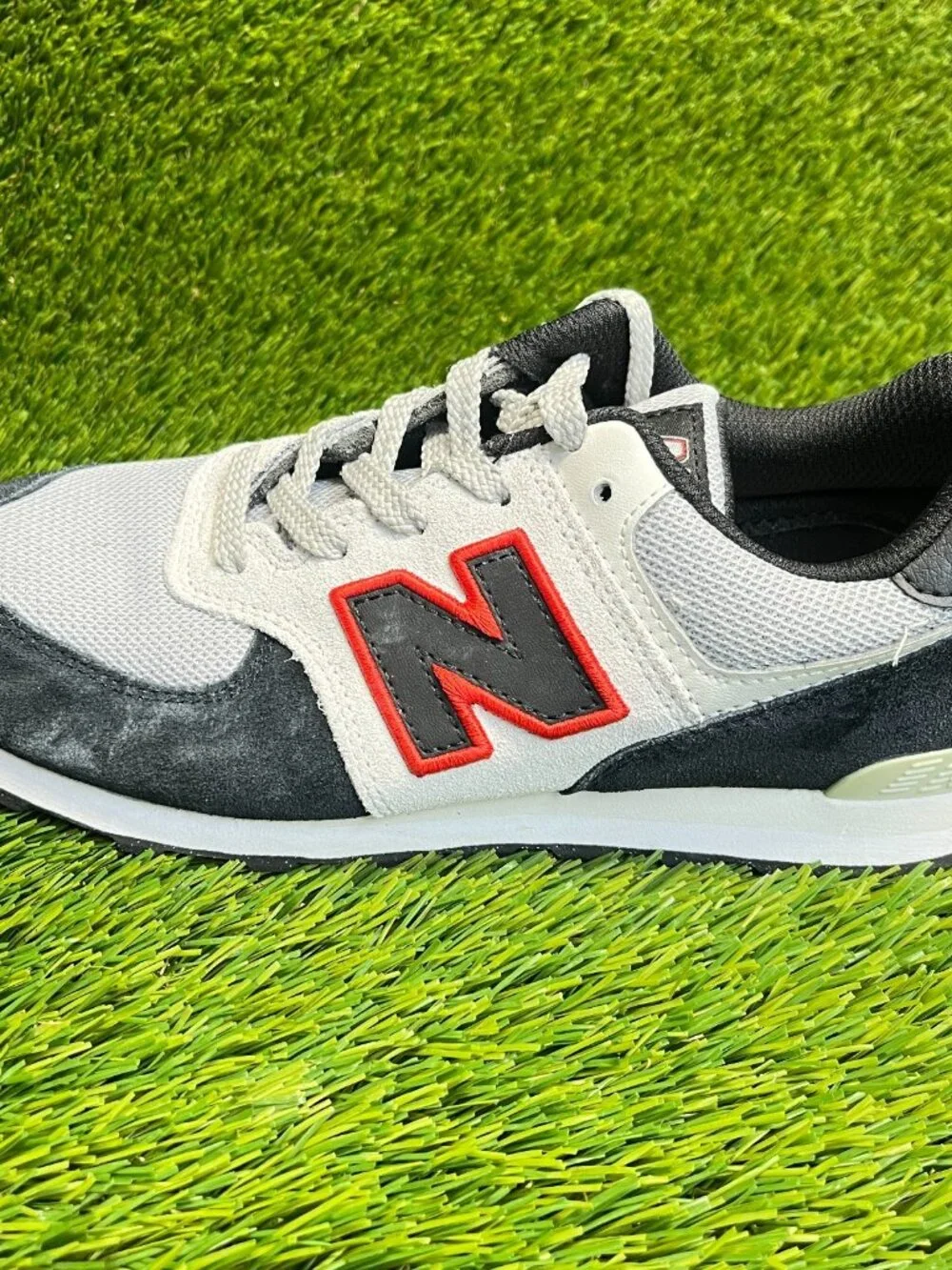 New Balance 574‎ v1 Boys Size 7Y White Black Red Athletic Running Shoes Sneakers